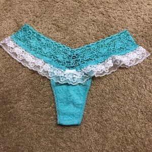 Victoria Secret The Lacie Thong